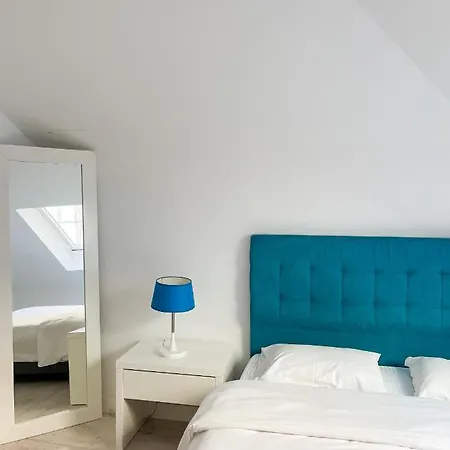 Wallis Apartment *