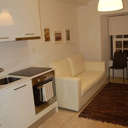 Wallis Apartment