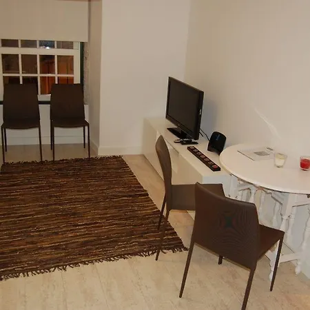 Wallis Apartment