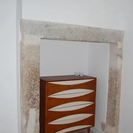 Wallis Apartment
